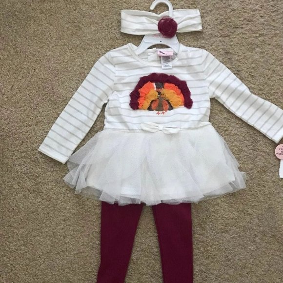 NWT little lass 2 piece Thanksgiving set with accessory 24M - Picture 1 of 9